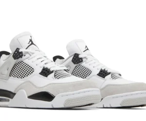 Air Jordan 4 Retro 'Military Black'