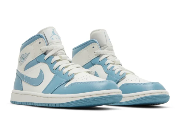 Wmns Air Jordan 1 Mid 'University Blue'